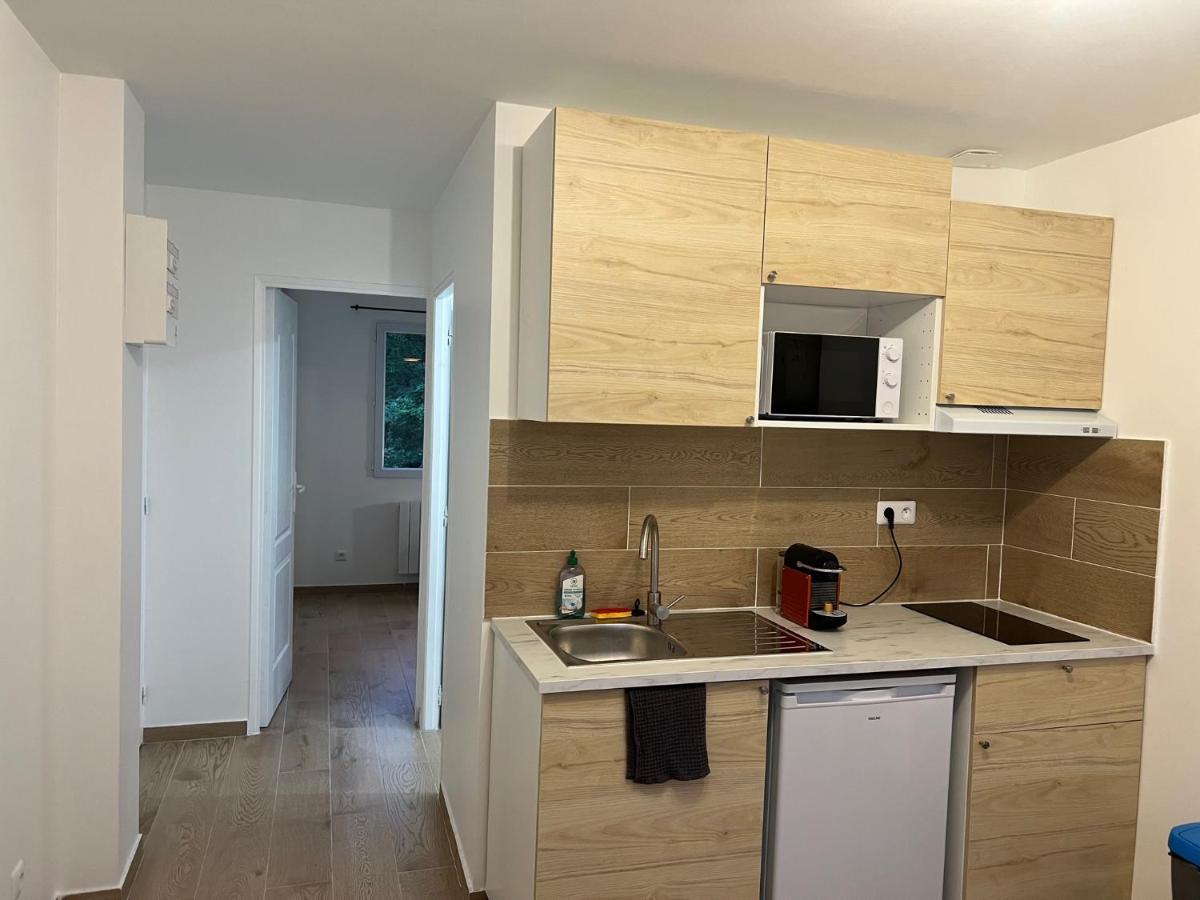 Appartement Lumineux Pres Metro Saint-Denis  Exteriör bild