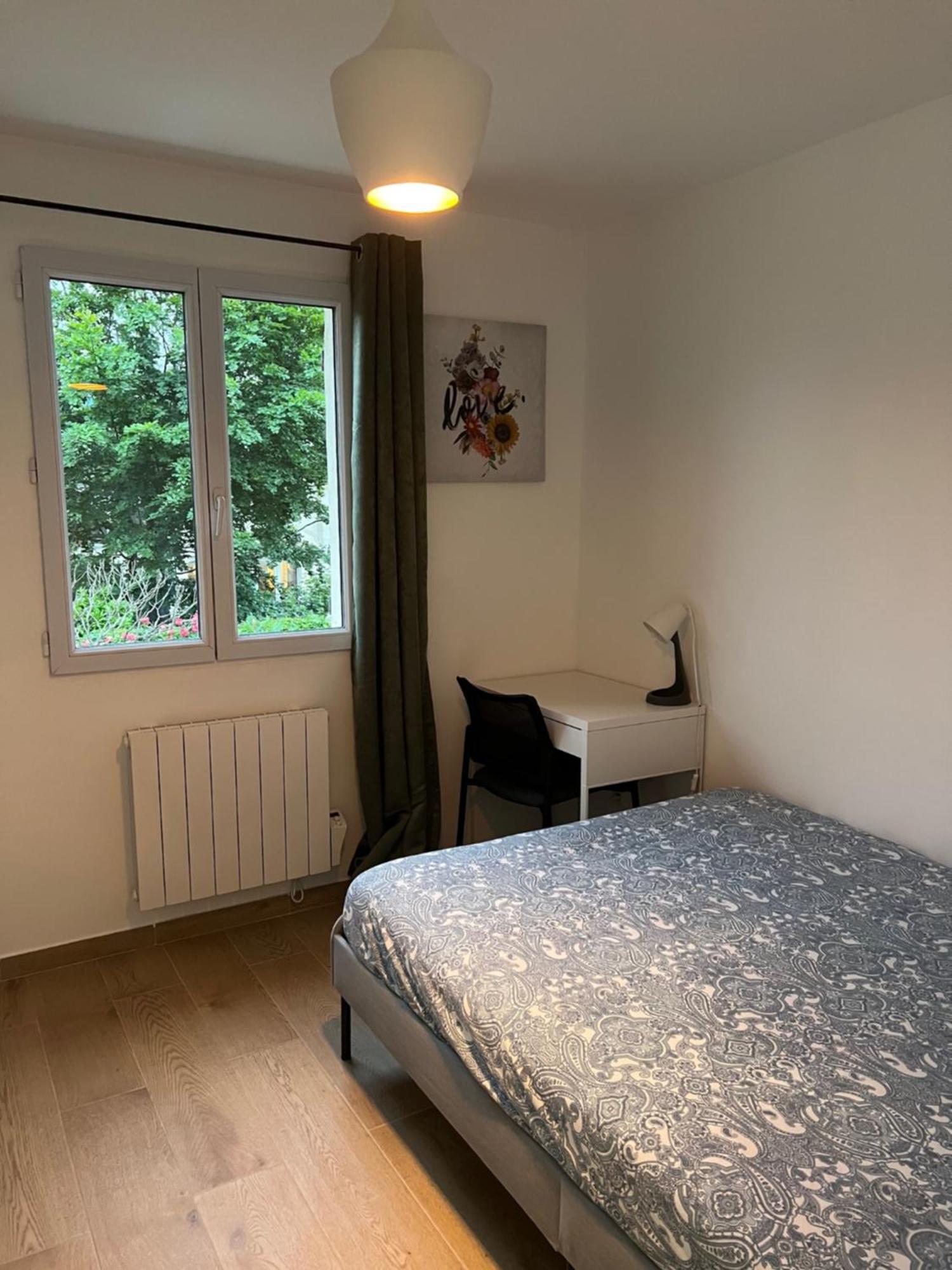 Appartement Lumineux Pres Metro Saint-Denis  Exteriör bild