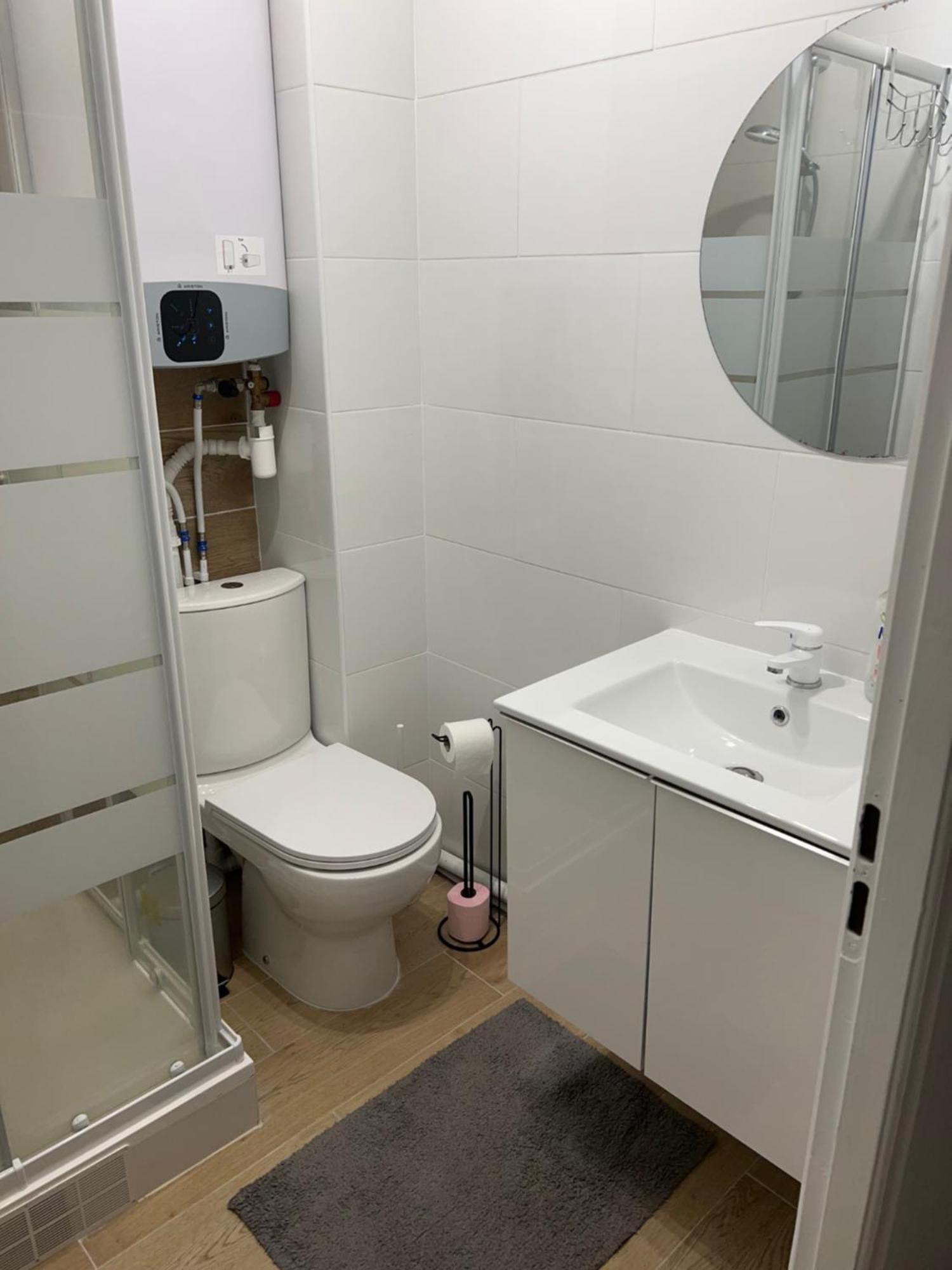 Appartement Lumineux Pres Metro Saint-Denis  Exteriör bild